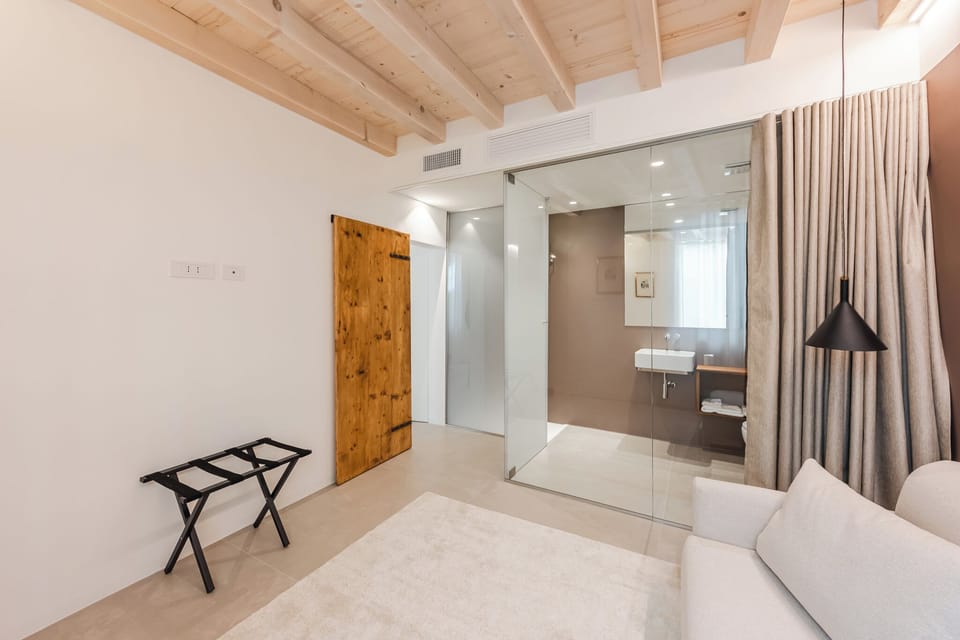 Suite | Living area