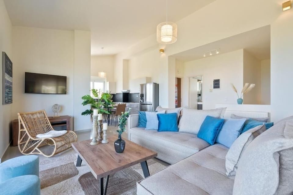 Luxury Villa, Mountain View | Living area