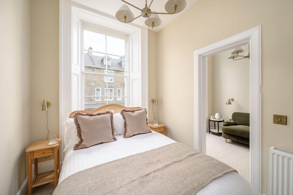 Junior Studio Suite | Iron/ironing board, WiFi (free)