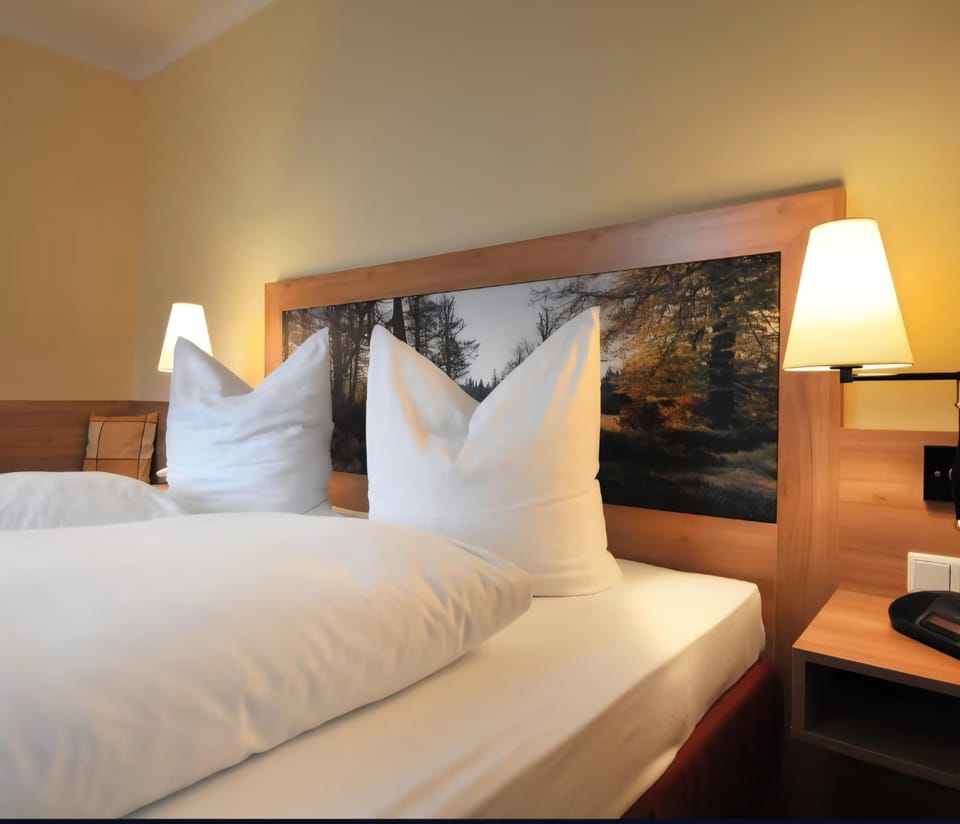 Double Room | Desk, WiFi (free), bed sheets
