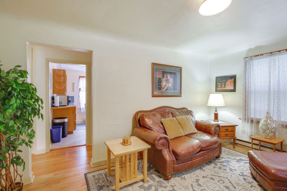 House (2 Bedrooms) | Interior