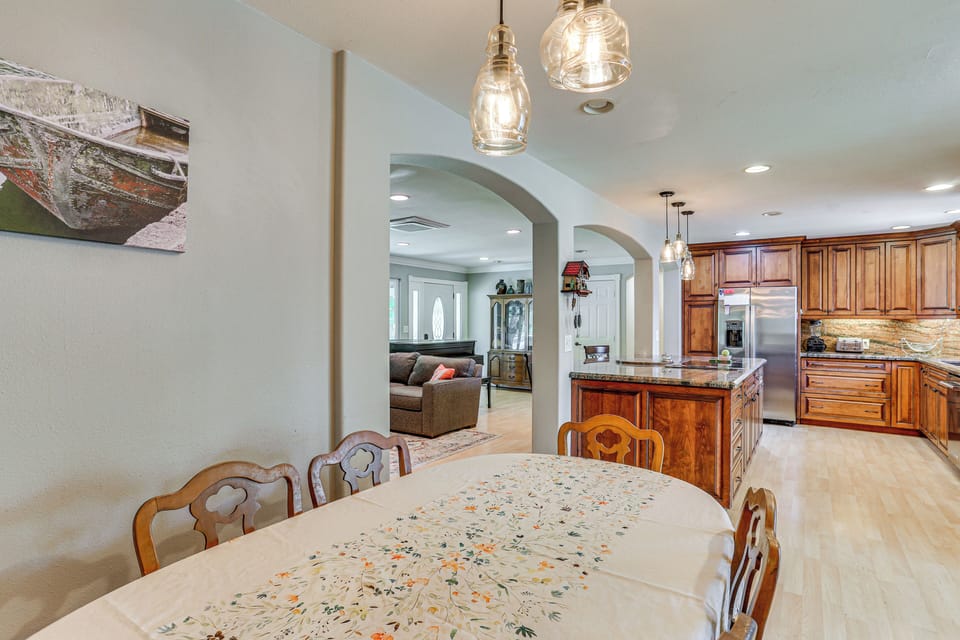 House (5 Bedrooms) | Interior