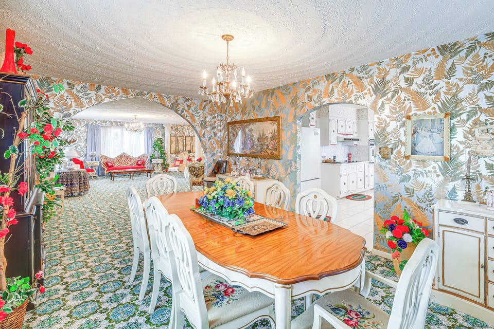 House (6 Bedrooms) | Interior