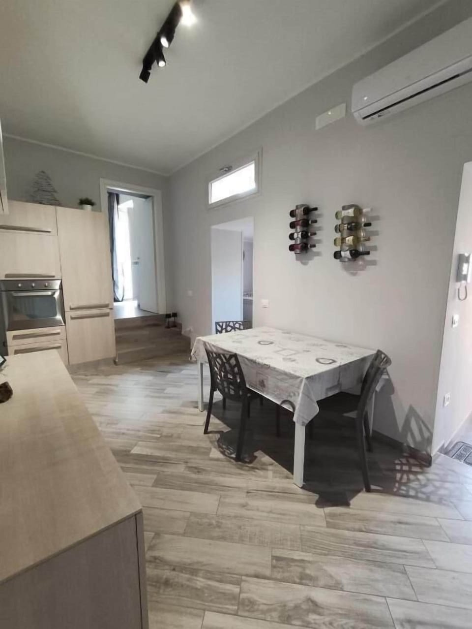 Comfort Apartment, Balcony | Dining