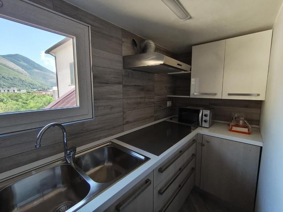 Comfort Apartment, Balcony | Private kitchen