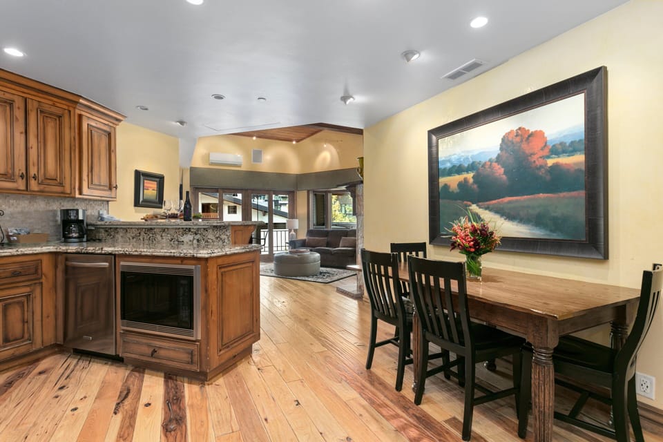 Condo, 1 Bedroom | Interior