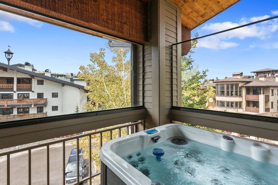Condo, 1 Bedroom | Property grounds