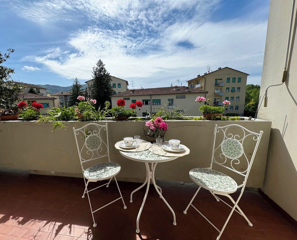 Furniture, Table, Chair, Outdoor Table, Outdoor Furniture, Coffee Table, Flowerpot, Houseplant, Balcony, Kitchen & Dining Room Table
