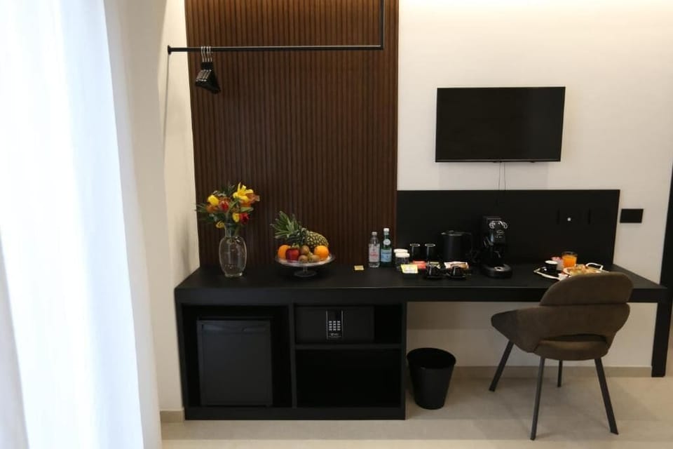 Double Room, Balcony, City View | Interior