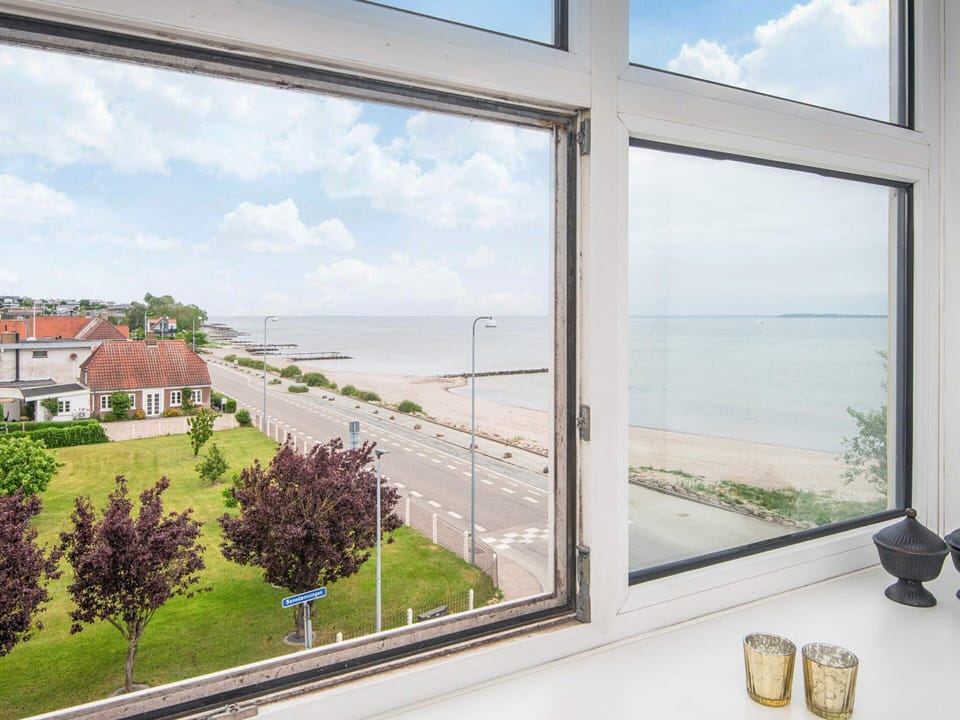 House | Water view