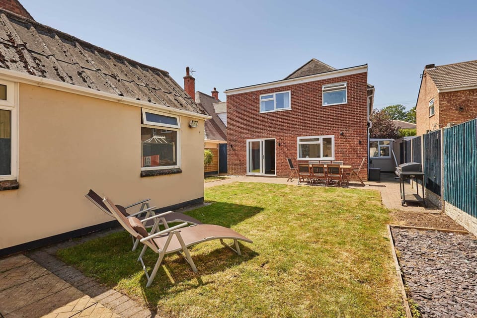 Roseberry Avenue, Skegness - Host & Stay