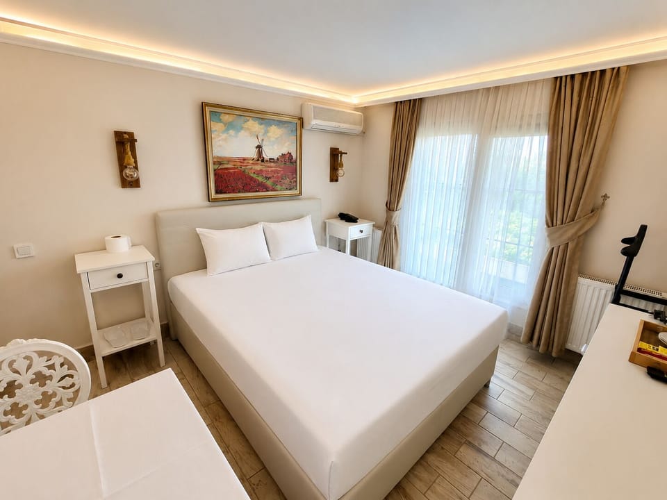 Jacuzzi Deluxe , Non Smoking , Garden View , Room 21 | Free WiFi, bed sheets
