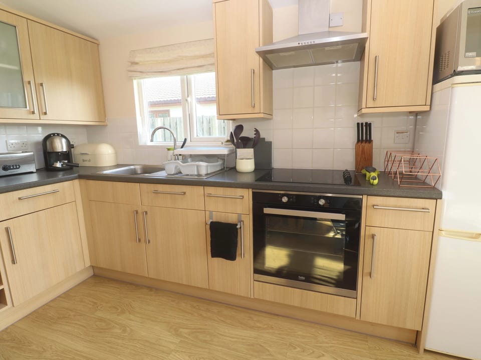 Cookware/dishes/utensils