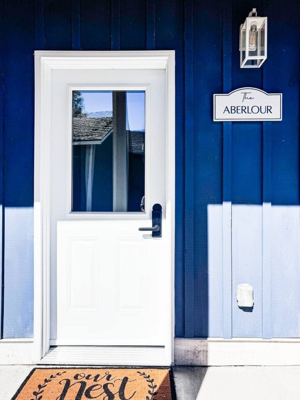Welcome to the Aberlour Apartment - your boutique downtown retreat in the heart of Perth, Ontario. Look for the apartment sign upon arrival and begin your relaxing stay.