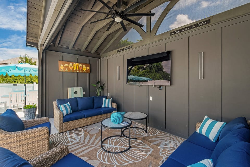 Covered area by the pool - a perfect perch