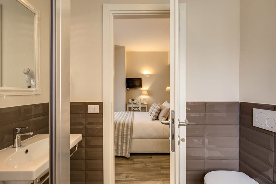 Shower, free toiletries, hair dryer, bidet