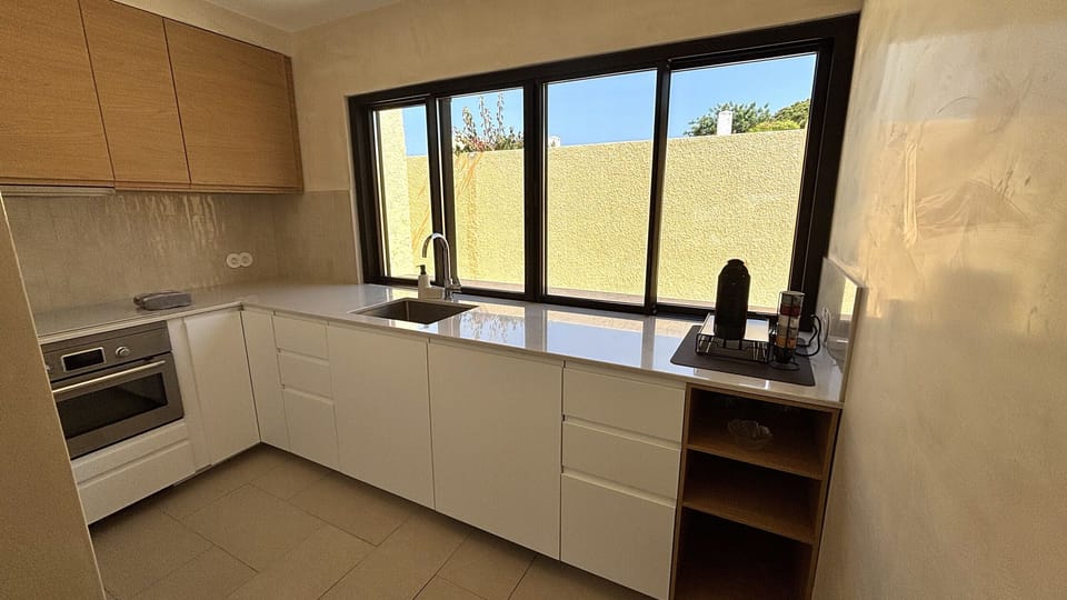 Microwave, dishwasher, coffee/tea maker