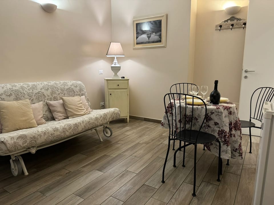 Comfort Apartment, 1 Bedroom | Egyptian cotton sheets, premium bedding, down comforters