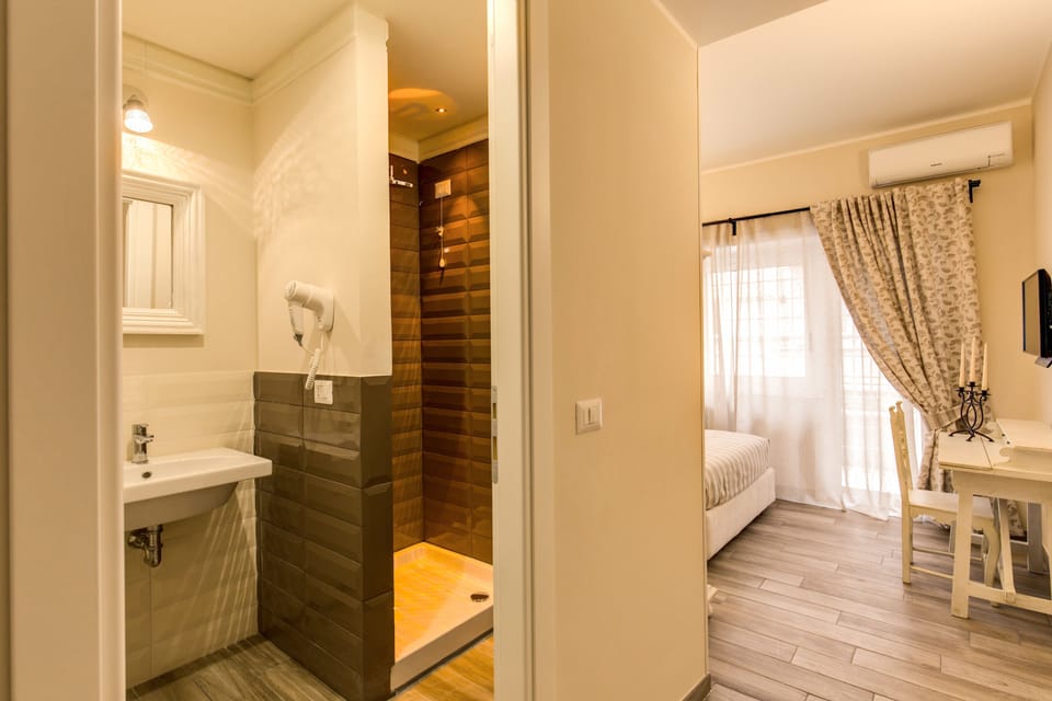 Economy Double Room | Egyptian cotton sheets, premium bedding, down comforters