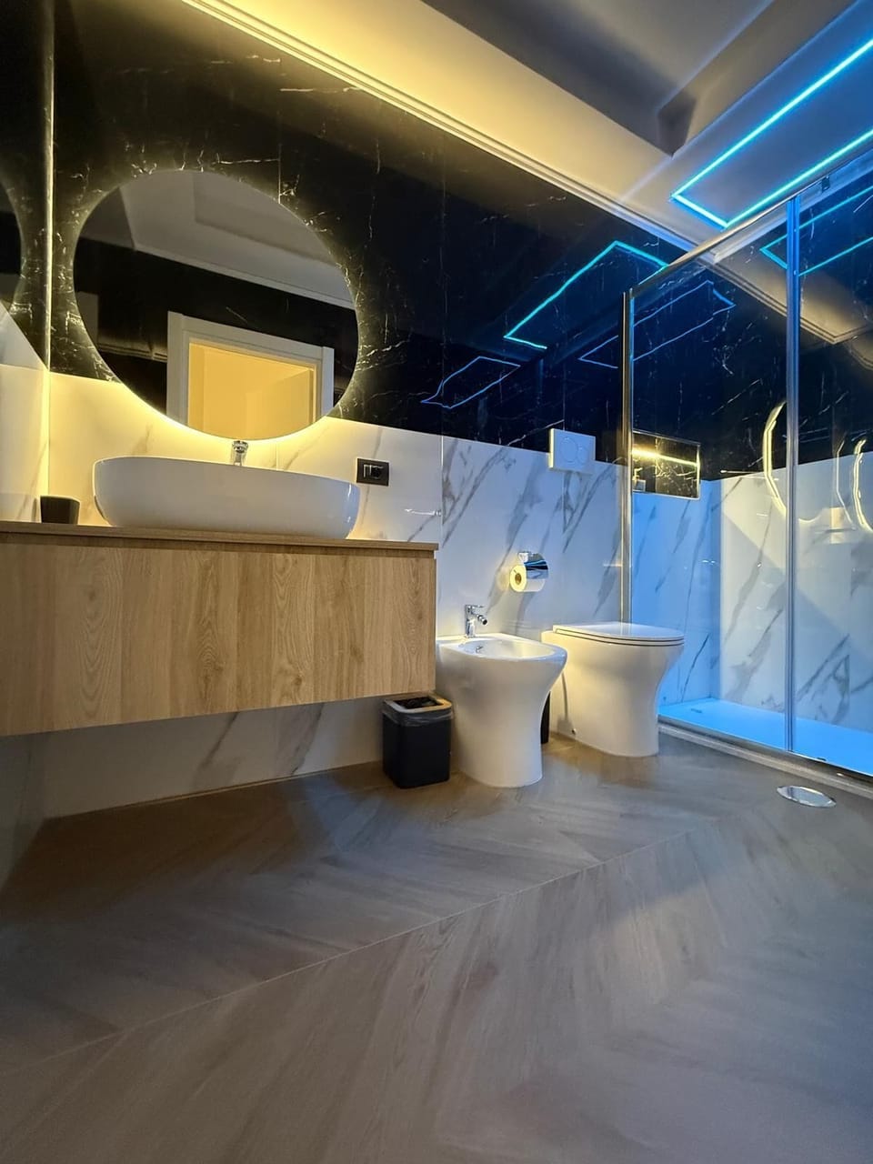 Comfort Double Room | Bathroom | Towels, soap, shampoo, toilet paper