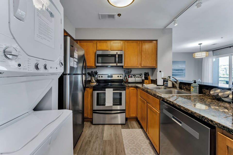 Fully equipped kitchen with everything needed for beach vacation meals