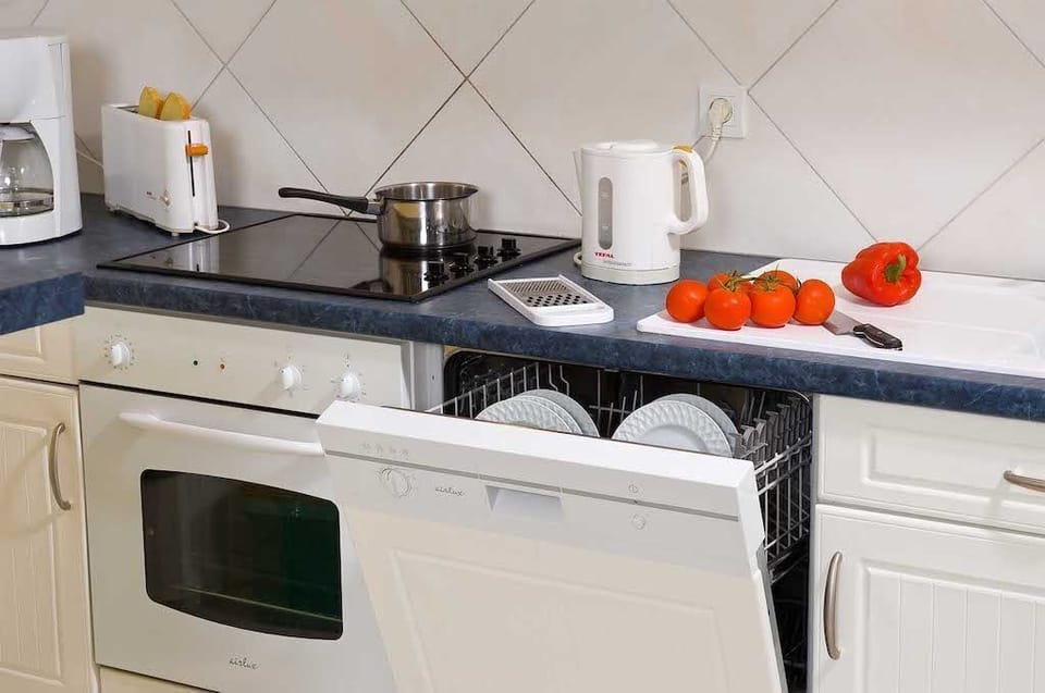 Make a meal in the kitchenette.