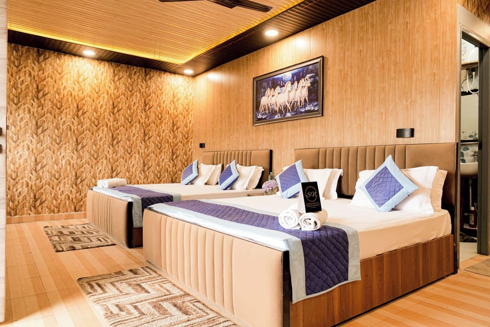 Family Suite, Mountain View | Desk, laptop workspace, free WiFi