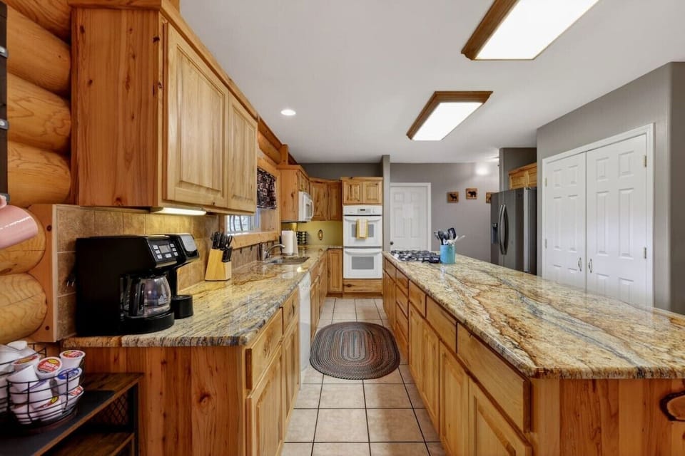 Large kitchen with a coffee bar!
