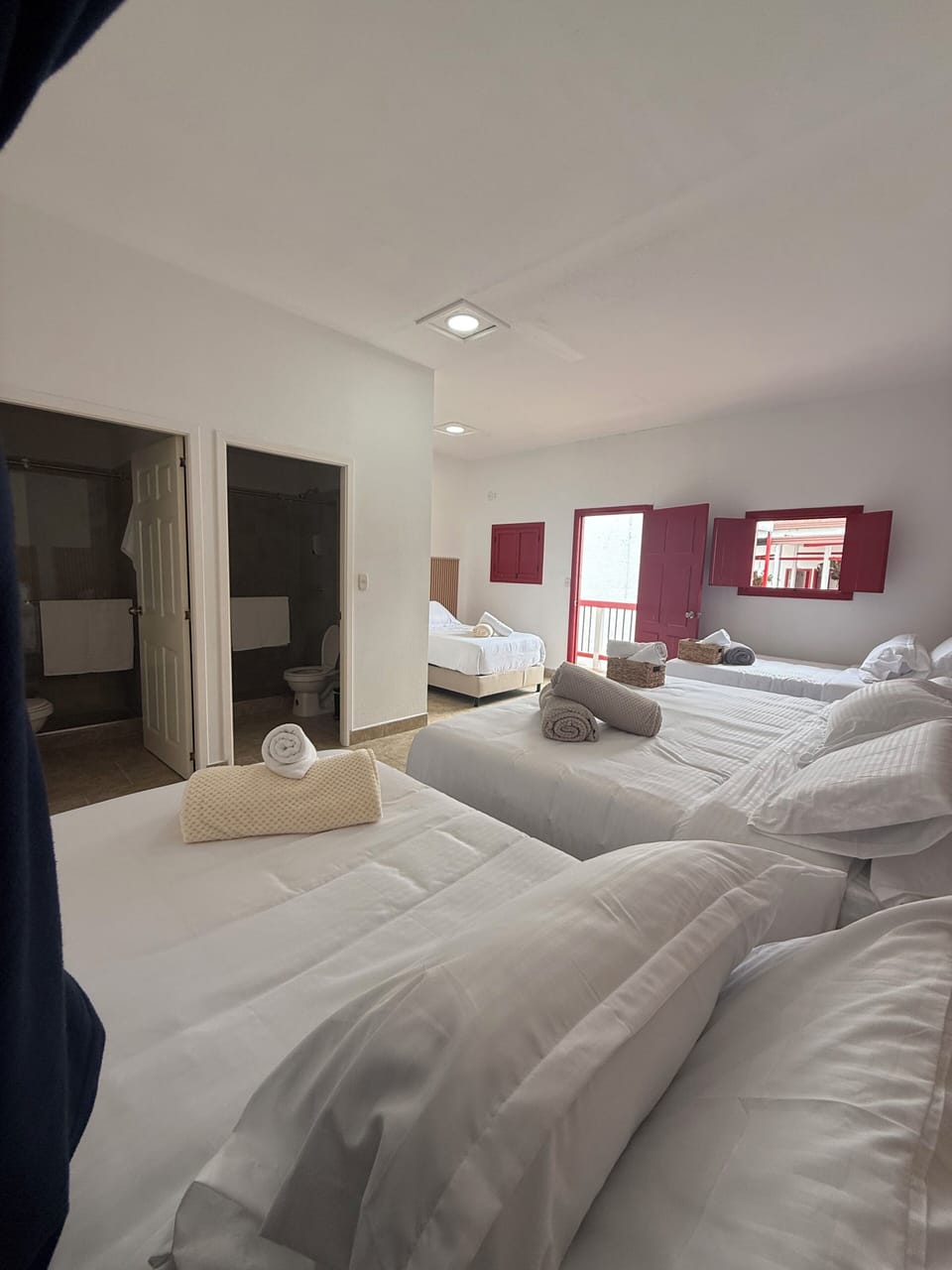 Comfort Room | Free WiFi