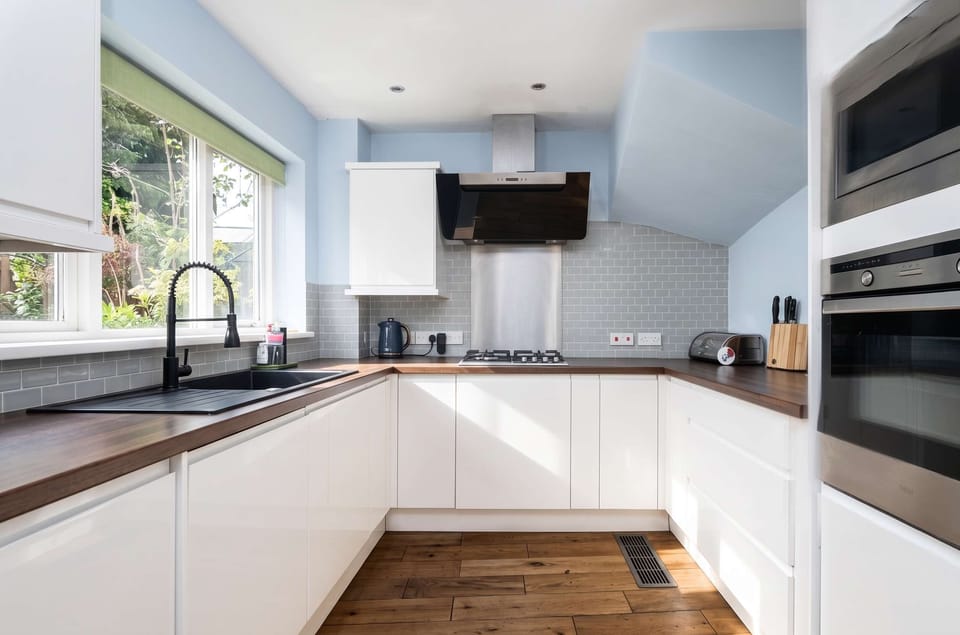 Open plan dining room and full kitchen