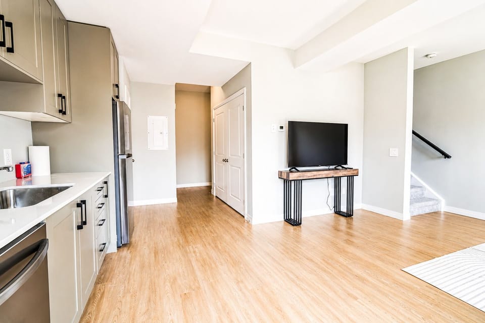 Living Area, Entrance, TV