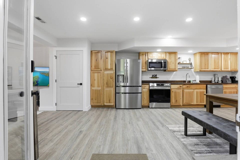 Full kitchen for all your cooking needs!