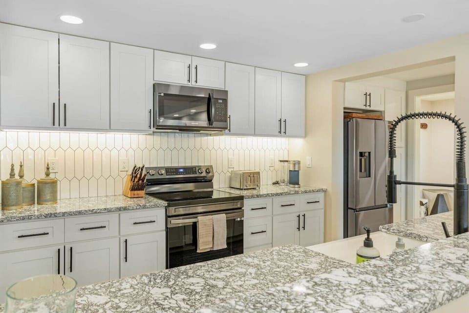 Fully equipped, updated kitchen