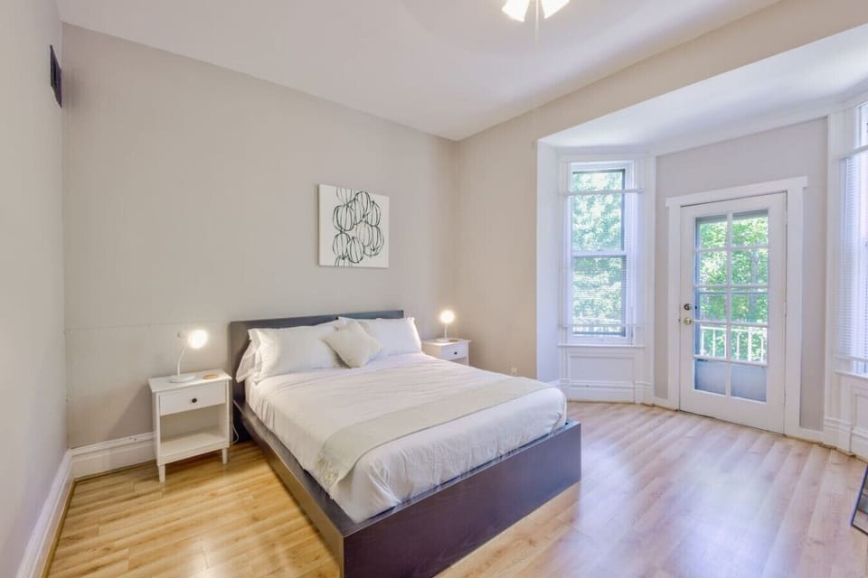 Queen Bedroom with Private Balcony 