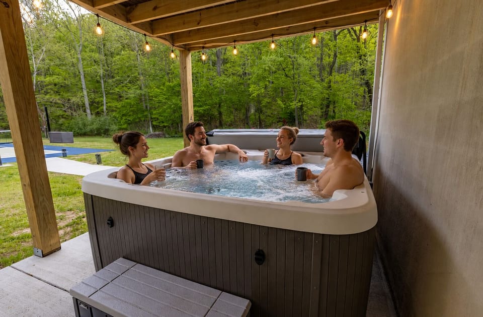 Outdoor spa tub