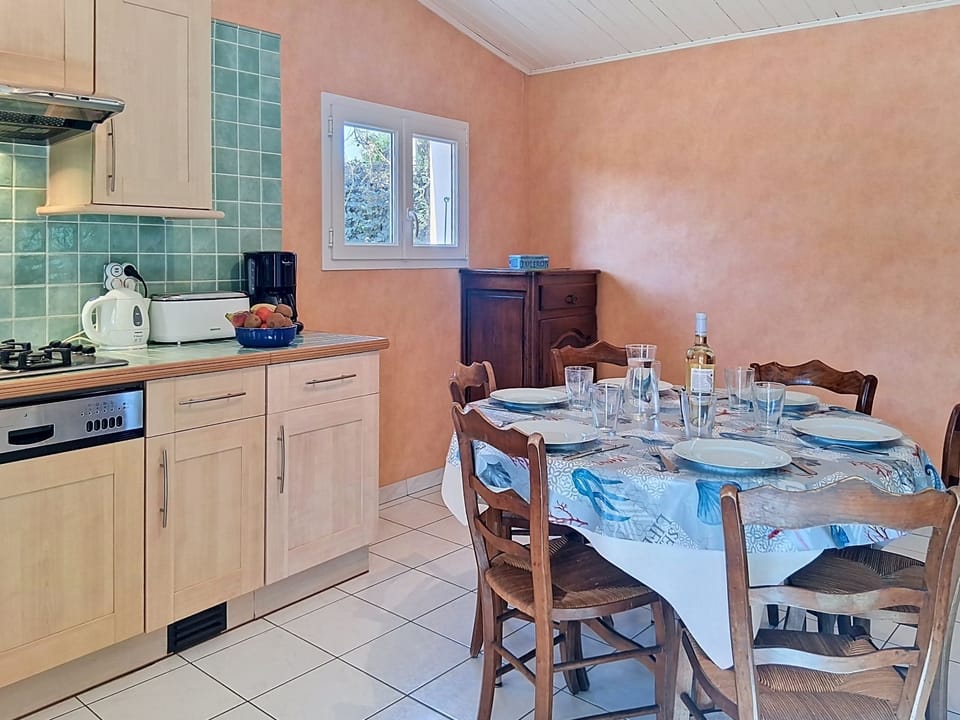 Kitchen / Dining Room