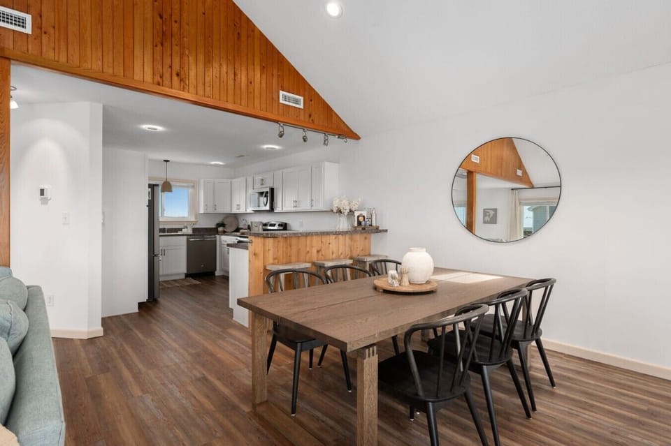 24-web-or-mls-10341-S-Colony-TL-Dining-V3