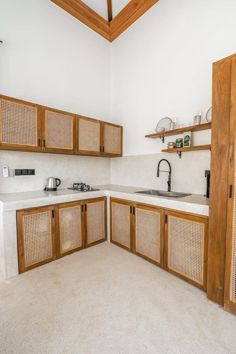 Deluxe Villa, 3 Bedrooms, Private Pool | Private kitchen | Coffee/tea maker, electric kettle, spices
