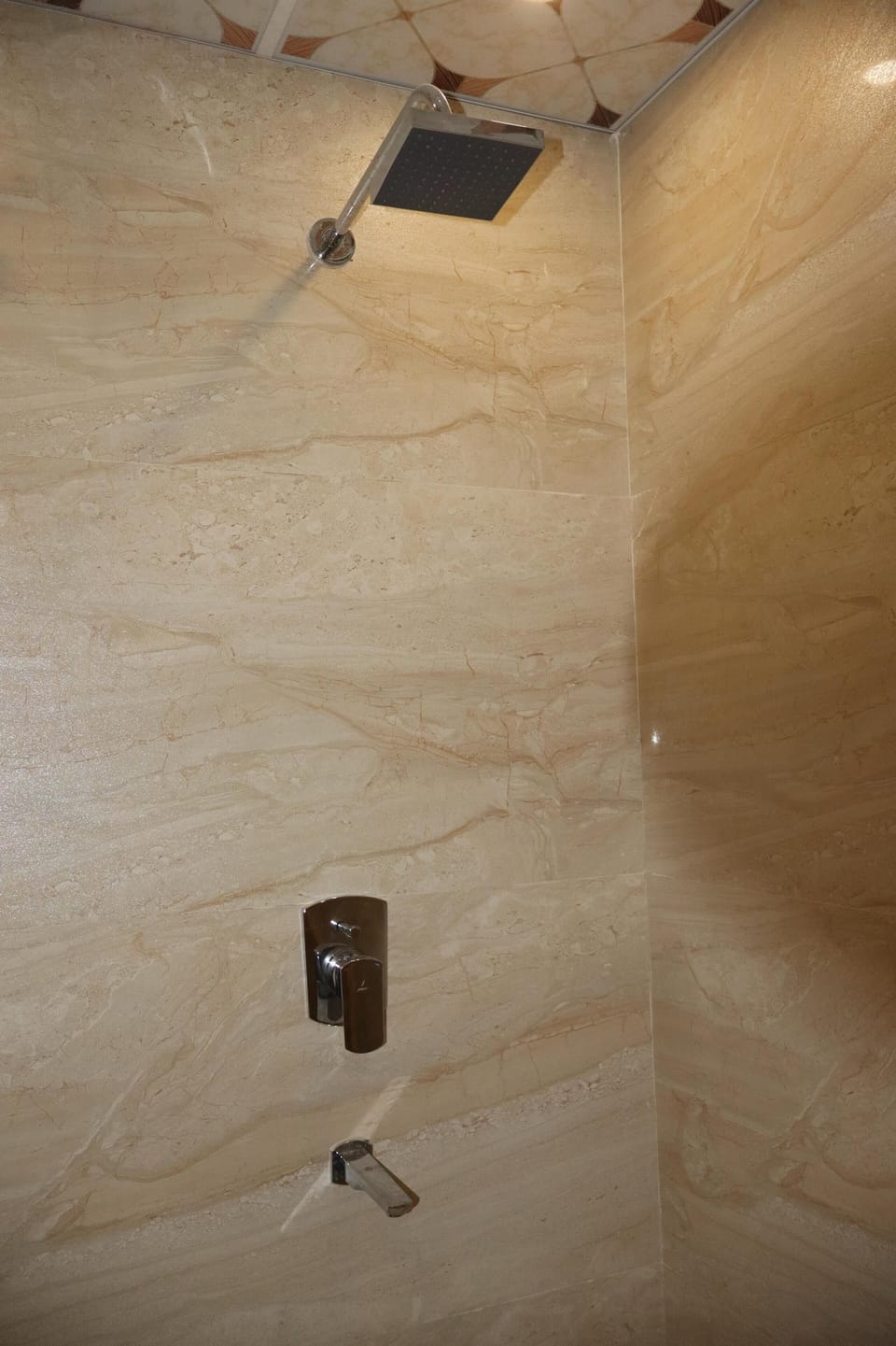Deluxe Double Room | Bathroom