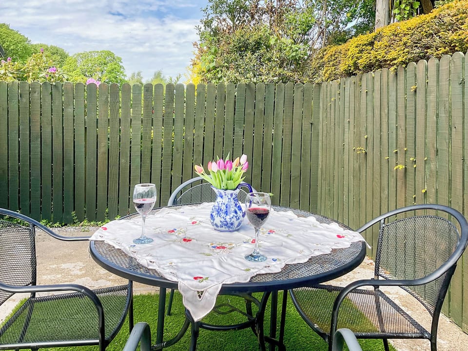 Sitting-out-area | Taigh Beag, Stranraer