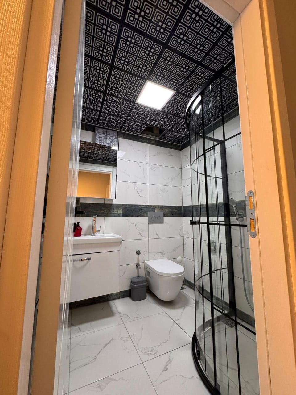 Family Duplex, 3 Bedrooms, Mountain View | Bathroom | Towels, soap, shampoo, toilet paper