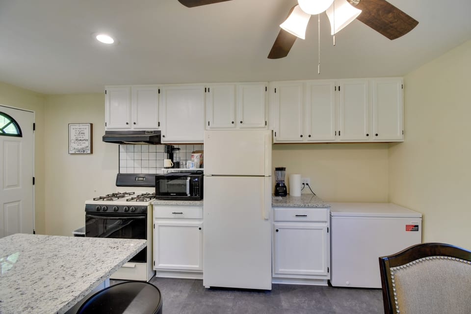 Kitchen | Breakfast Bar
