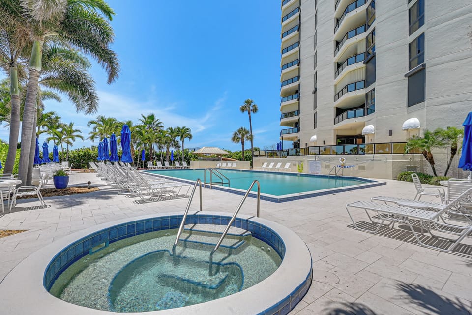 Sandcastle I Community Amenities | Pool | Hot Tub | Pickleball Courts