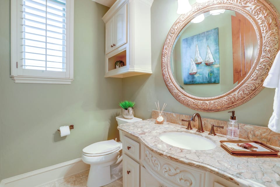 Half Bathroom | 2nd Floor