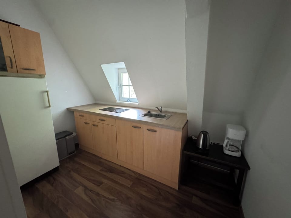 Apartment, Garden View | Private kitchen | Highchair