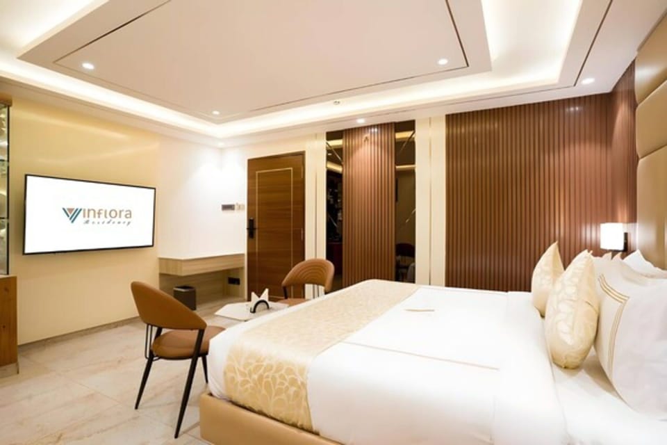 Deluxe Room | Desk, free WiFi