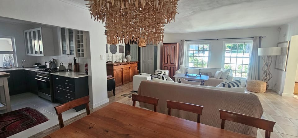 Lily Cottage | Living area