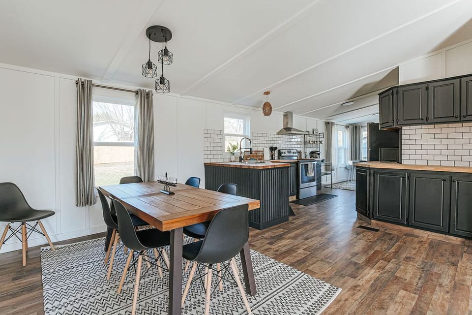 Cottage, Private Bathroom (Basecamp Cottage) | Dining