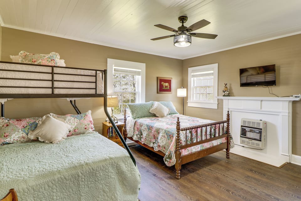 Lineville Homestead Retreat! Farmhouse & Cottage Cottage in Alabama