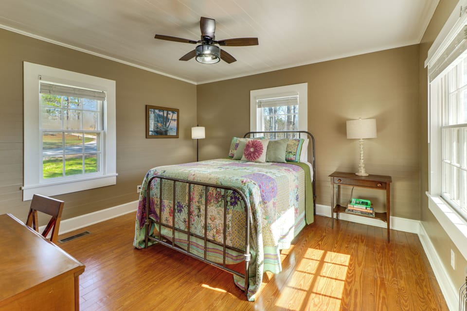 Lineville Homestead Retreat! Farmhouse & Cottage Cottage in Alabama